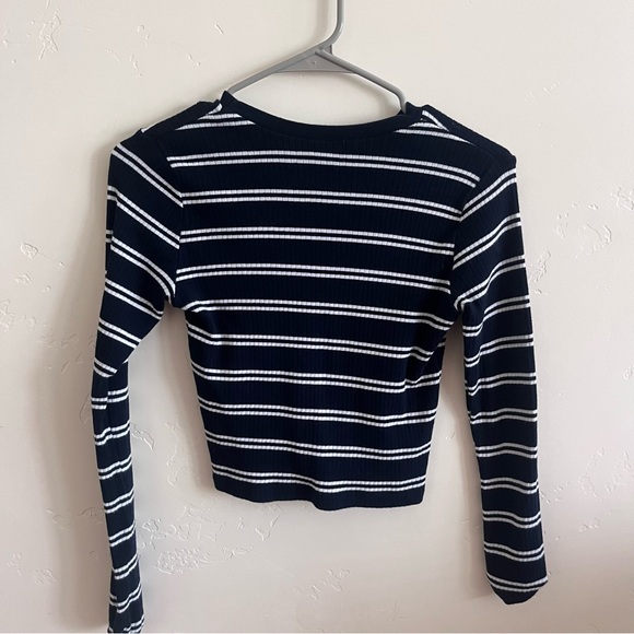 Brandy Melville Blue and White Striped Long Sleeve! Size fits all - Picture 2 of 3